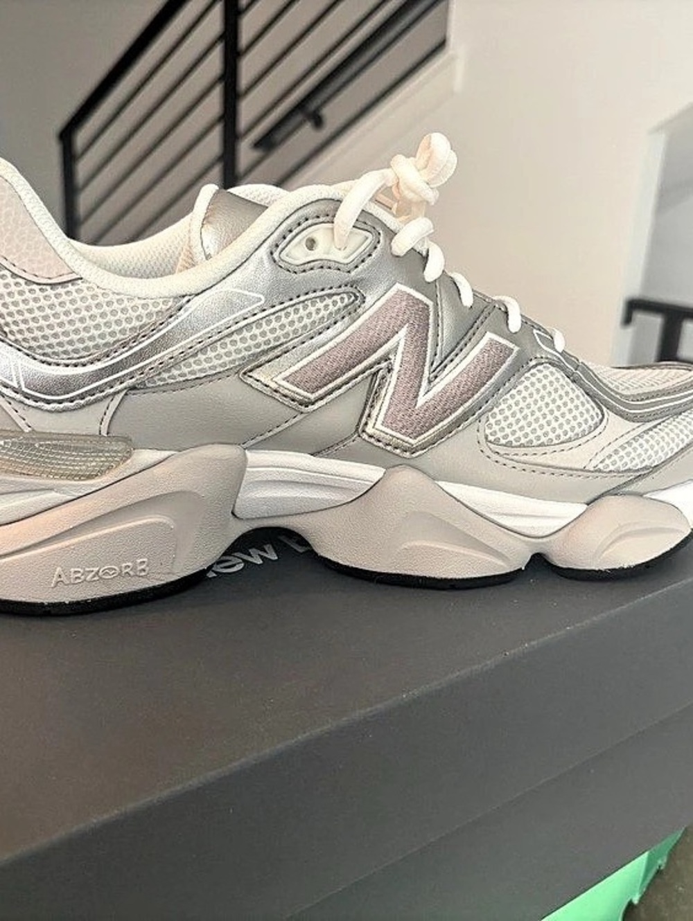 New Balance 9060 Gray & White US 11 Like New